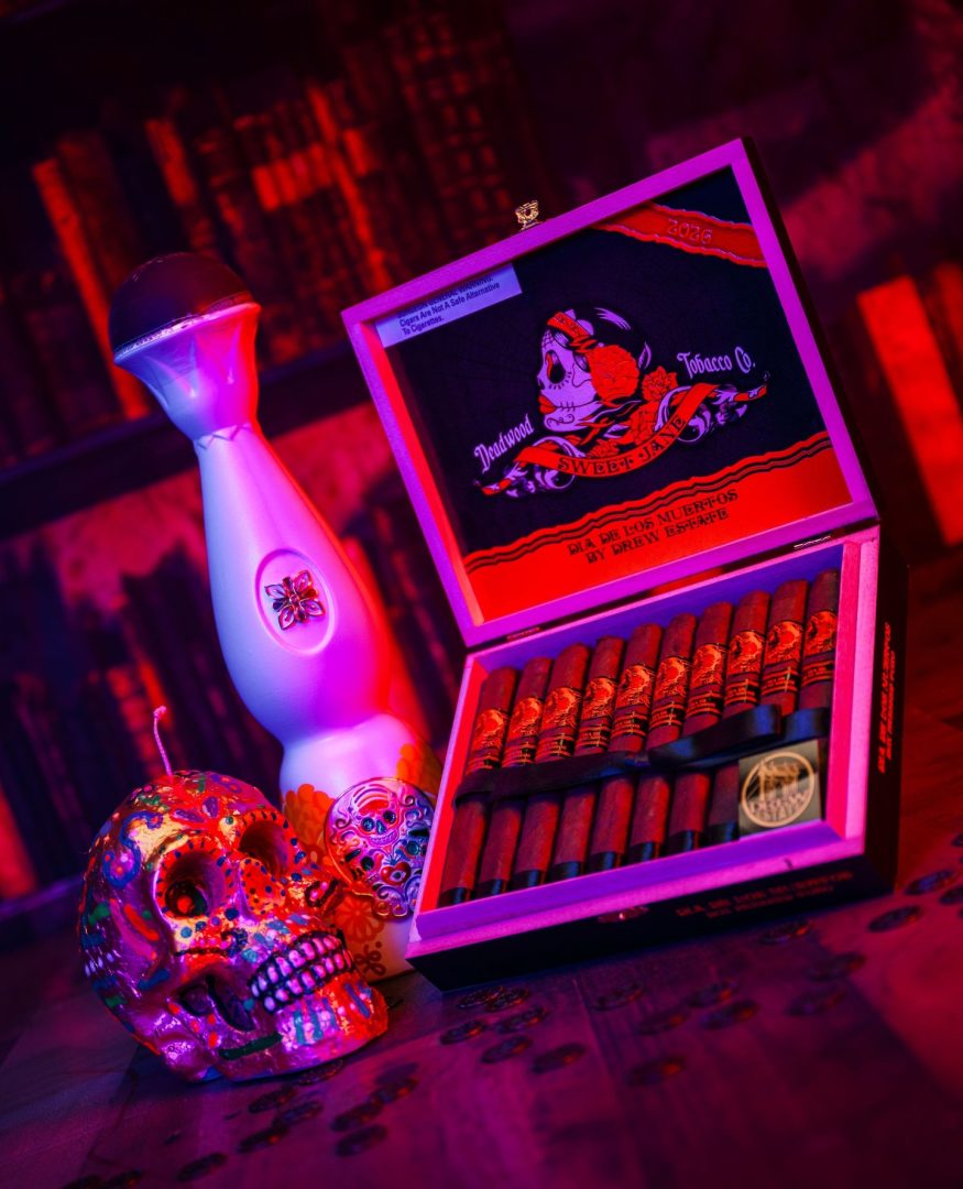 Sweet Jane is celebrating Día de los Muertos! 💀🌹⁠ ⁠ The Drew Estate Deadwood Tobacco Co. Sweet Jane Limited Edition…
